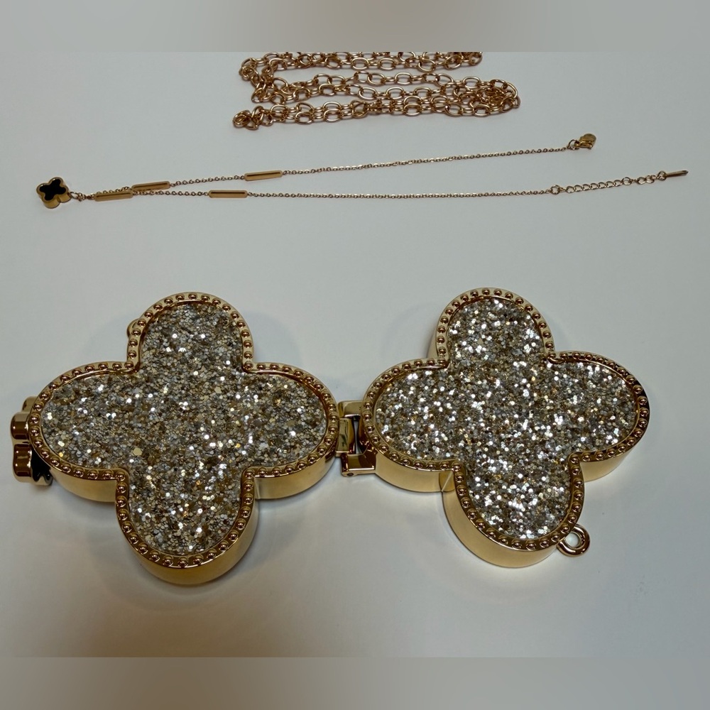 Mini Clover Bag and Necklace NWOT - Picture 11 of 14